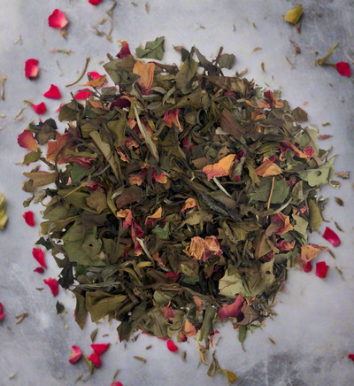 White tea and rose